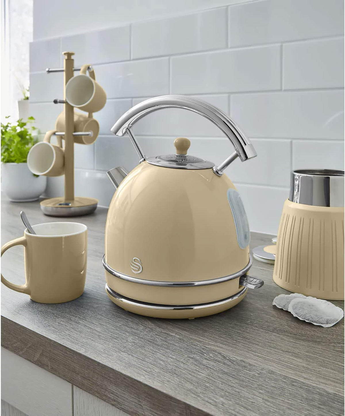 2026 Swan Retro Colazione Set 1,8 L Bollitore, Tostapane a 2 Fette, Microonde Digitale 20L, 6 Livelli di Potenza, Timer, Porta Effetto Specchio, Design Vintage, Crema, Taglia Unica, STRP2070CNEU