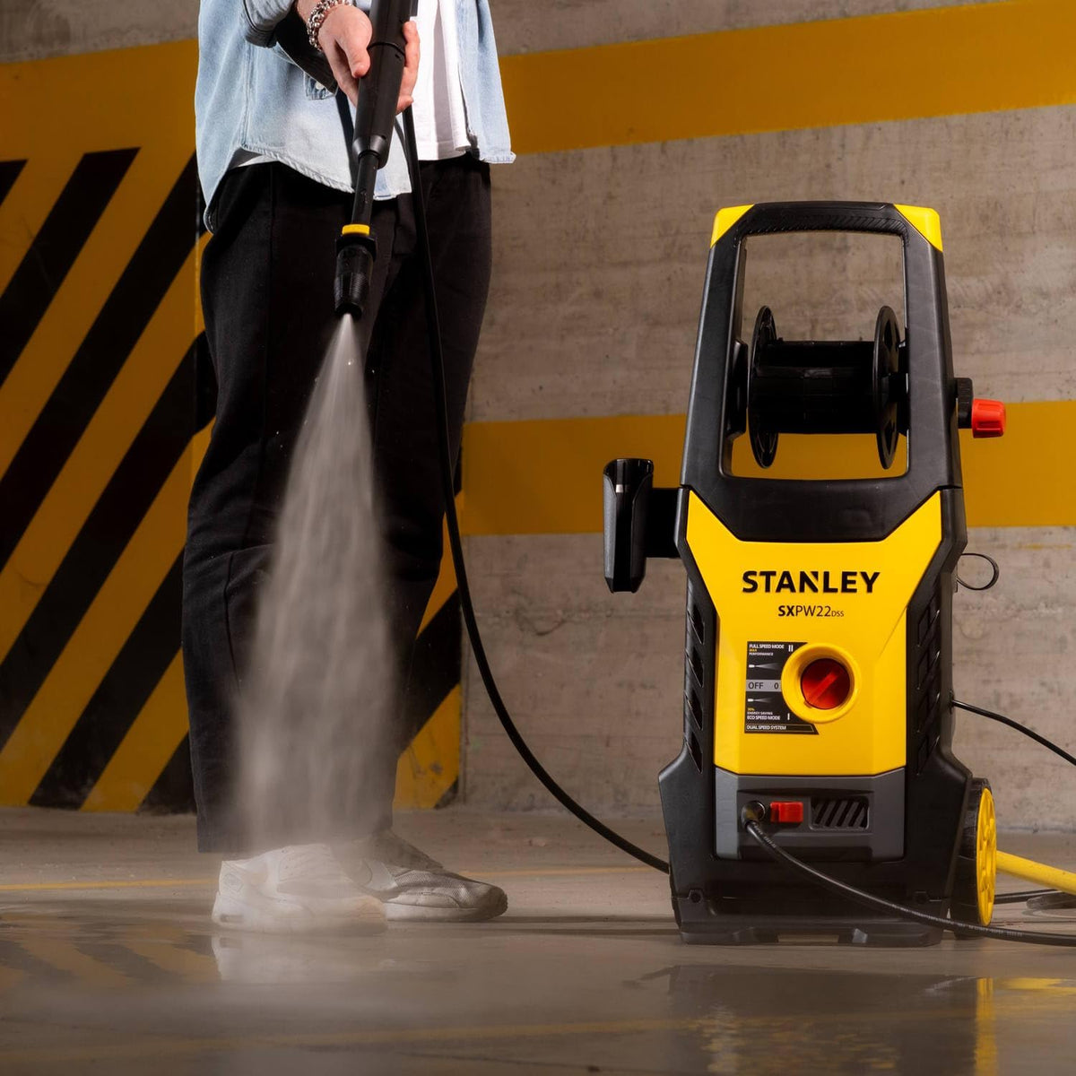 2026 Nettoyeur haute pression Stanley SXPW24BX | Haute pression | Pour automobiles et surfaces extérieures | Avec nettoyeur de surface et brosse fixe | Pression maximale 170 bars | Débit maximal 500 l/h | Consommation