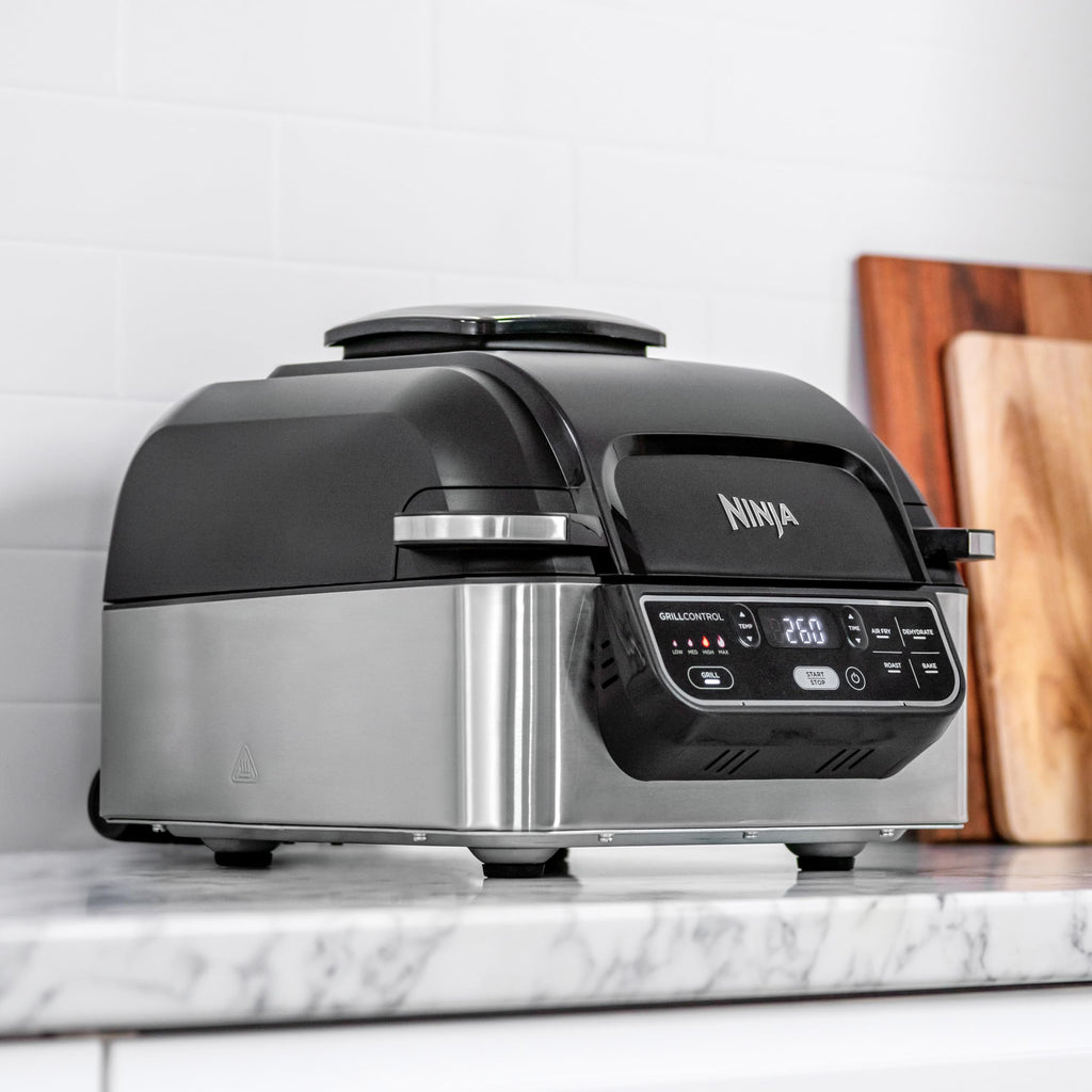 2026 Ninja Foodi Grill & Air Fryer, 5,7L, 5 Fonctions de Cuisson Air Fry, Grille, Cuit, Rotis et bien plus, Pièces Lavables au Lave-vaisselle, Noir/Argent